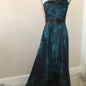 Beautiful gown, worn once